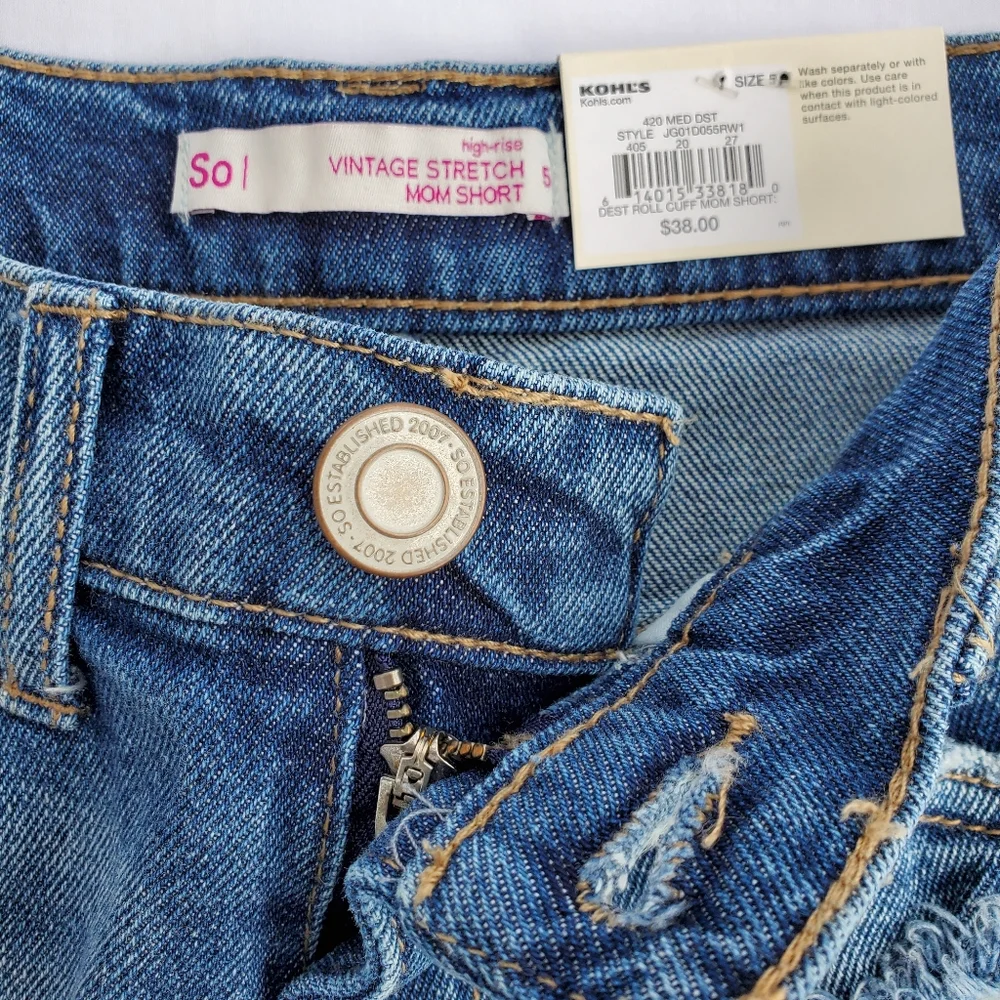 SO High-Rise Distressed Mom Shorts Size 5 - Picture 3 of 13